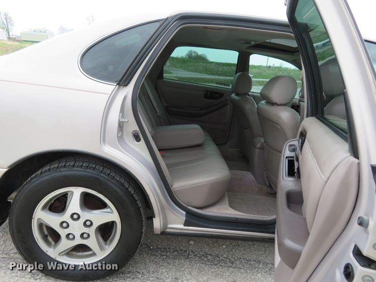 image for item HV9737 1997 Toyota Avalon XLS