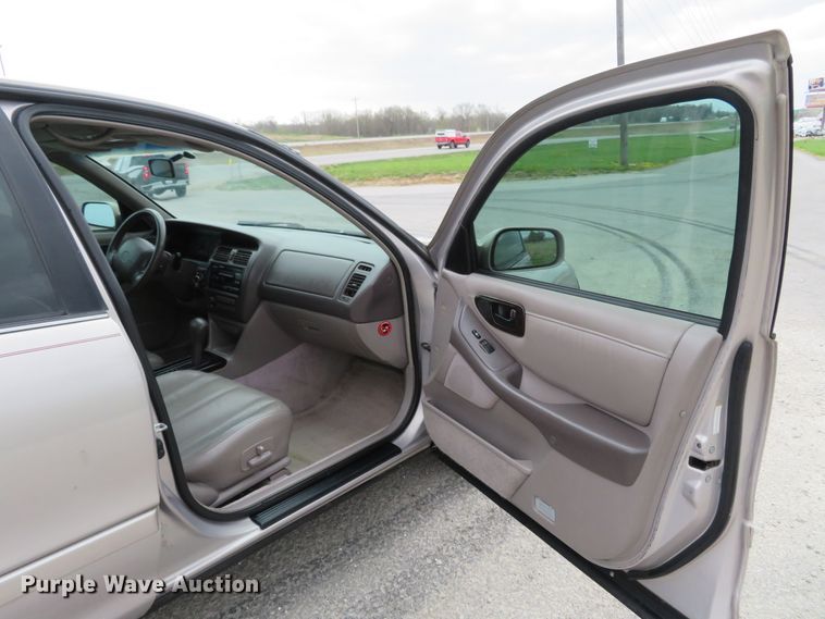 image for item HV9737 1997 Toyota Avalon XLS