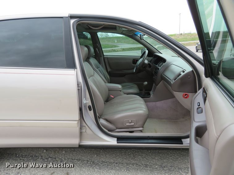 image for item HV9737 1997 Toyota Avalon XLS