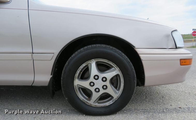 image for item HV9737 1997 Toyota Avalon XLS