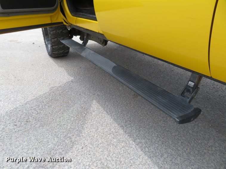 image for item HV9739 2005 Ford F250 Super Duty XLT  Crew Cab pickup truck