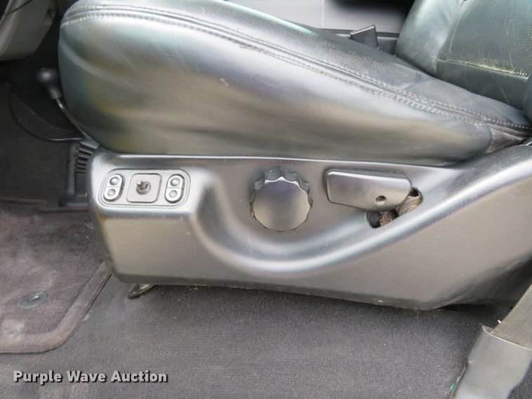 image for item HV9739 2005 Ford F250 Super Duty XLT  Crew Cab pickup truck