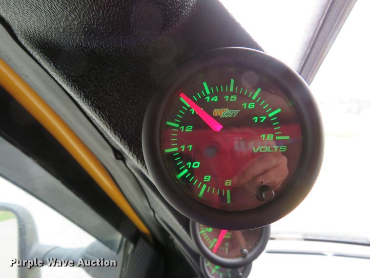 image for item HV9739 2005 Ford F250 Super Duty XLT  Crew Cab pickup truck