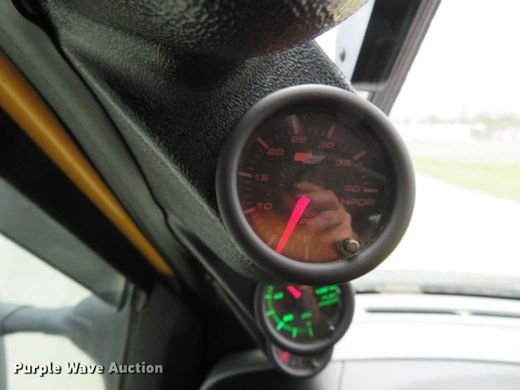 image for item HV9739 2005 Ford F250 Super Duty XLT  Crew Cab pickup truck