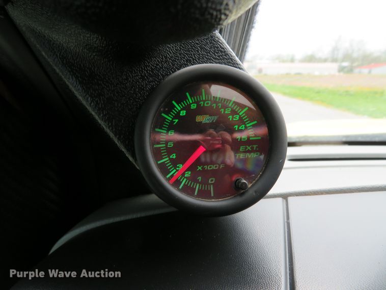 image for item HV9739 2005 Ford F250 Super Duty XLT  Crew Cab pickup truck