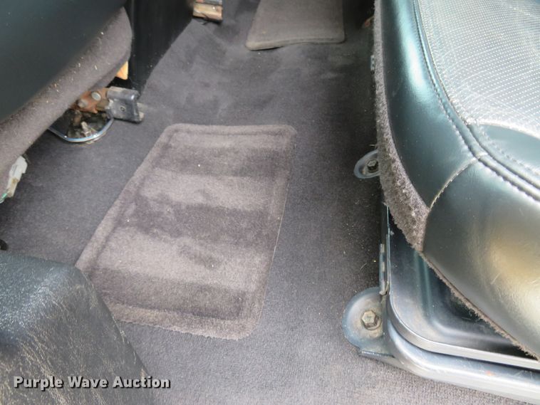 image for item HV9739 2005 Ford F250 Super Duty XLT  Crew Cab pickup truck