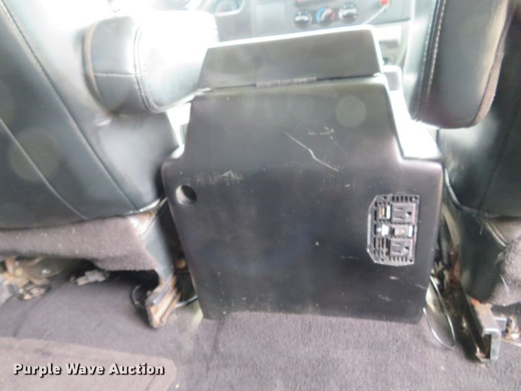 image for item HV9739 2005 Ford F250 Super Duty XLT  Crew Cab pickup truck