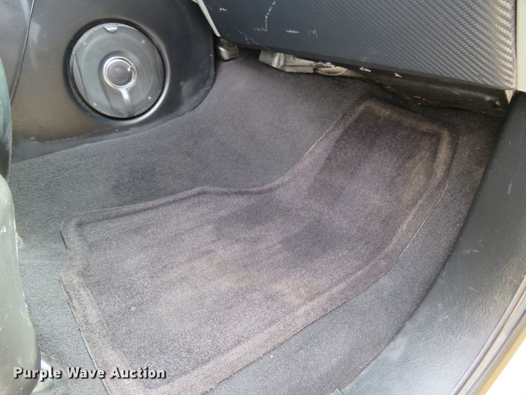 image for item HV9739 2005 Ford F250 Super Duty XLT  Crew Cab pickup truck