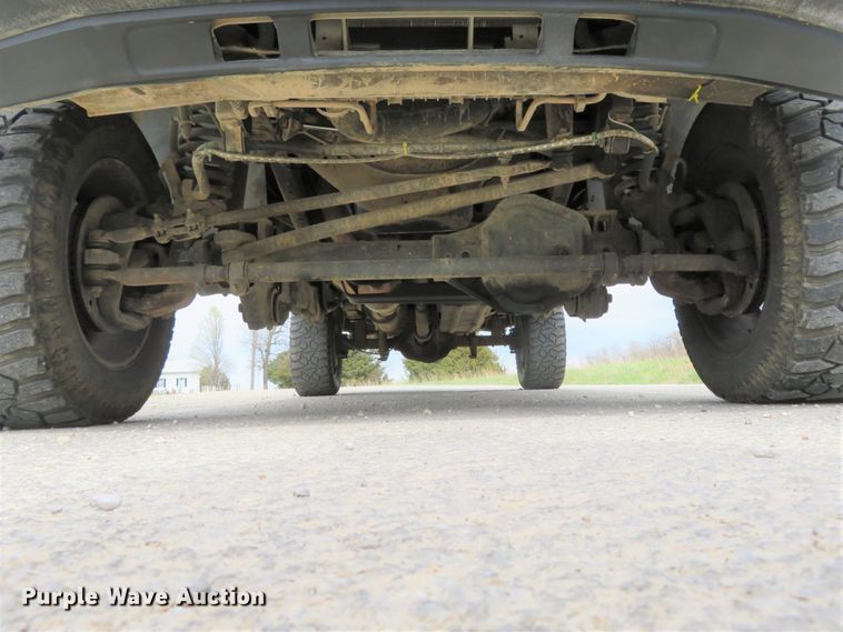 image for item HV9739 2005 Ford F250 Super Duty XLT  Crew Cab pickup truck