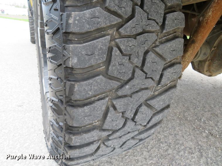 image for item HV9739 2005 Ford F250 Super Duty XLT  Crew Cab pickup truck