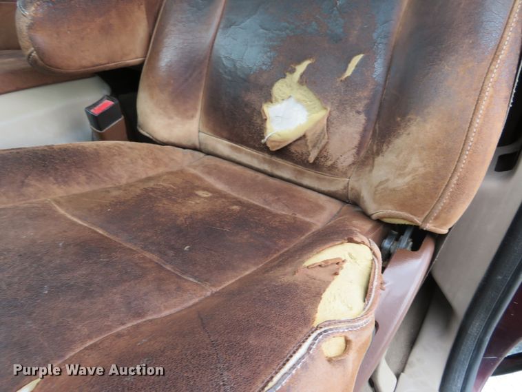 image for item HV9742 2004 Ford F350 Super Duty Lariat King Ranch  Crew Cab pickup truck