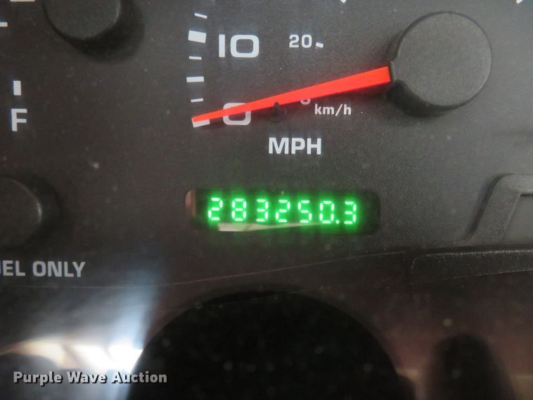 image for item HV9742 2004 Ford F350 Super Duty Lariat King Ranch  Crew Cab pickup truck