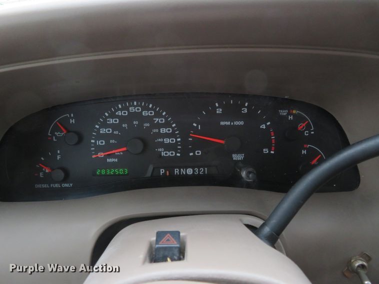 image for item HV9742 2004 Ford F350 Super Duty Lariat King Ranch  Crew Cab pickup truck