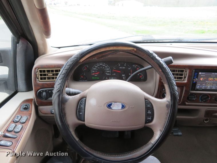 image for item HV9742 2004 Ford F350 Super Duty Lariat King Ranch  Crew Cab pickup truck