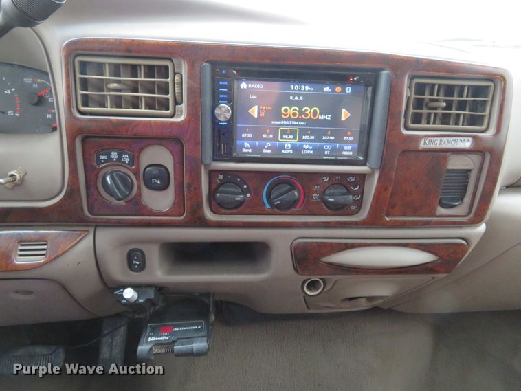 image for item HV9742 2004 Ford F350 Super Duty Lariat King Ranch  Crew Cab pickup truck