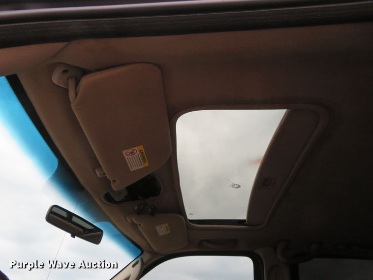 image for item HV9742 2004 Ford F350 Super Duty Lariat King Ranch  Crew Cab pickup truck