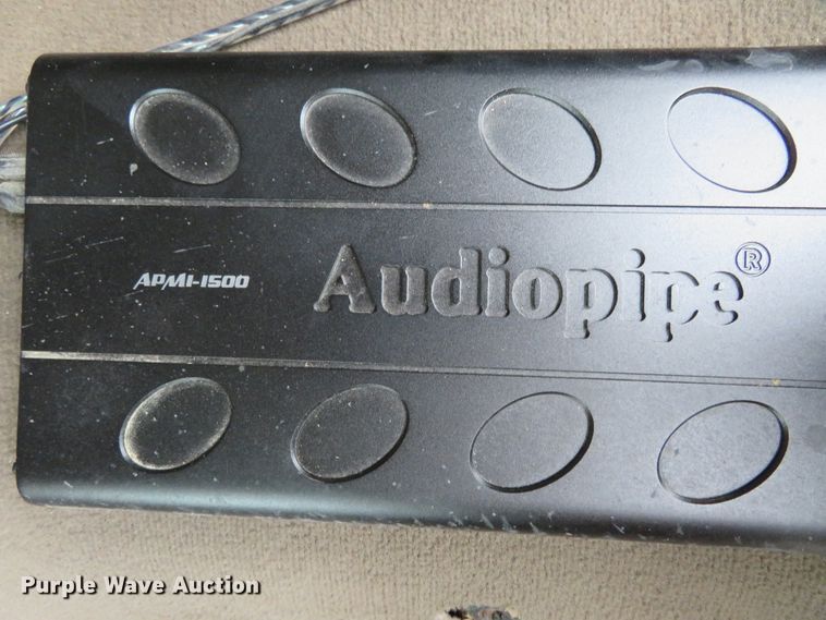 image for item HV9742 2004 Ford F350 Super Duty Lariat King Ranch  Crew Cab pickup truck