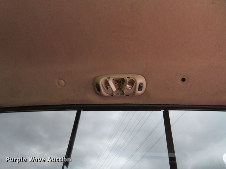 image for item HV9742 2004 Ford F350 Super Duty Lariat King Ranch  Crew Cab pickup truck