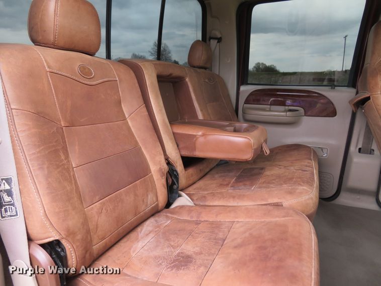 image for item HV9742 2004 Ford F350 Super Duty Lariat King Ranch  Crew Cab pickup truck