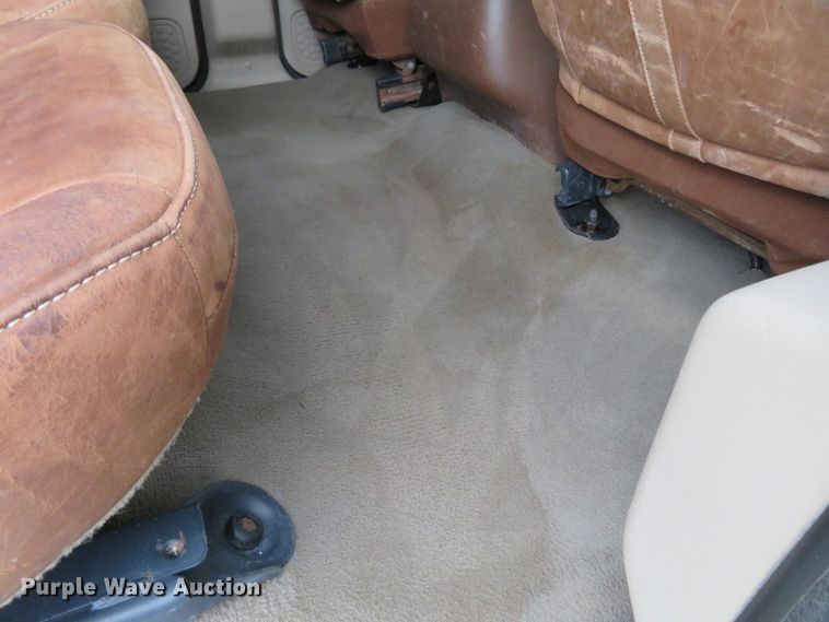 image for item HV9742 2004 Ford F350 Super Duty Lariat King Ranch  Crew Cab pickup truck