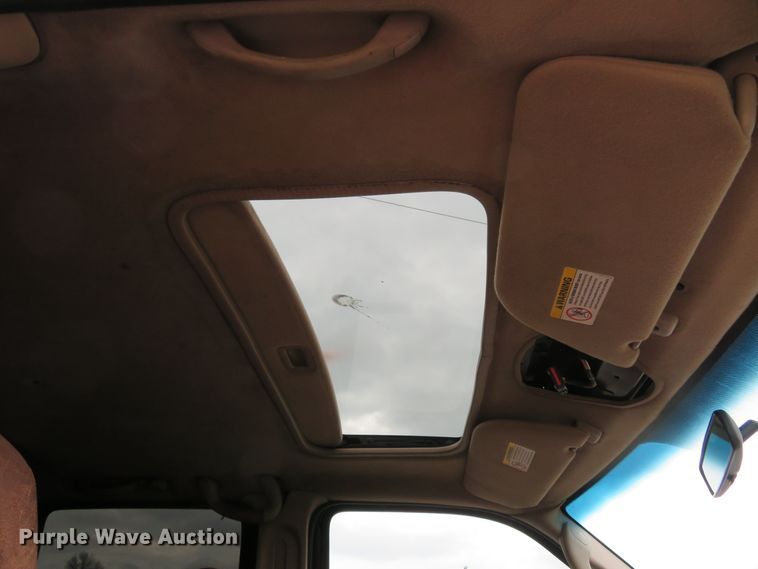 image for item HV9742 2004 Ford F350 Super Duty Lariat King Ranch  Crew Cab pickup truck