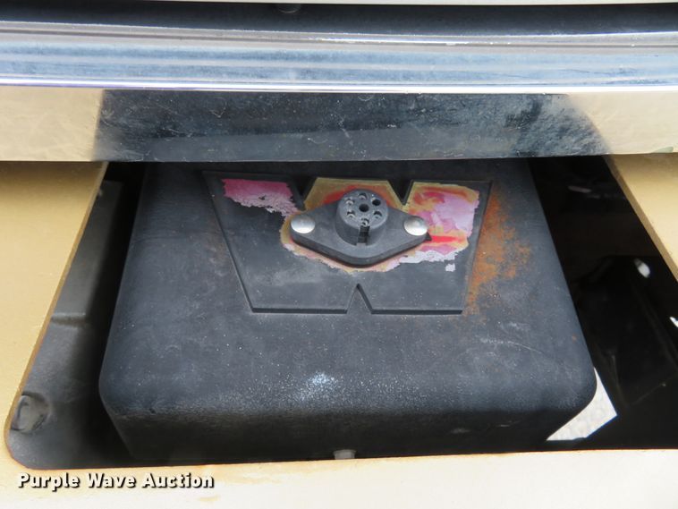 image for item HV9742 2004 Ford F350 Super Duty Lariat King Ranch  Crew Cab pickup truck