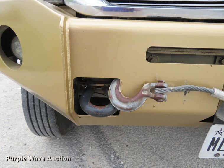 image for item HV9742 2004 Ford F350 Super Duty Lariat King Ranch  Crew Cab pickup truck