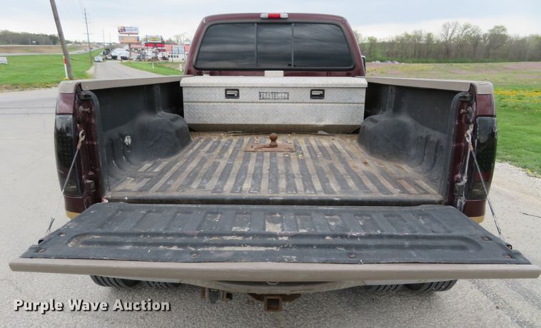 image for item HV9742 2004 Ford F350 Super Duty Lariat King Ranch  Crew Cab pickup truck