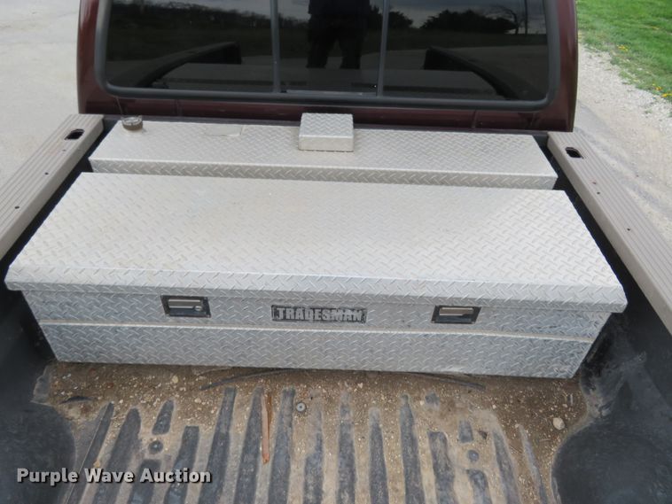 image for item HV9742 2004 Ford F350 Super Duty Lariat King Ranch  Crew Cab pickup truck