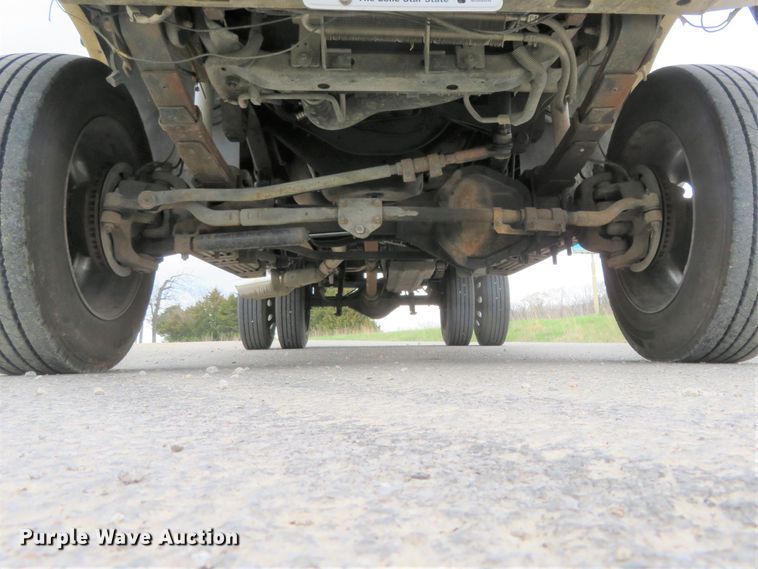 image for item HV9742 2004 Ford F350 Super Duty Lariat King Ranch  Crew Cab pickup truck