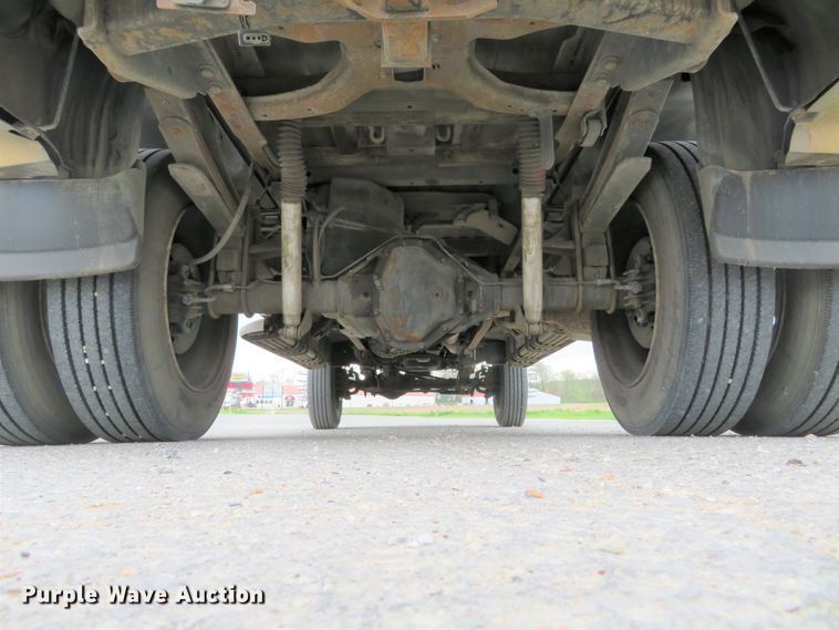 image for item HV9742 2004 Ford F350 Super Duty Lariat King Ranch  Crew Cab pickup truck