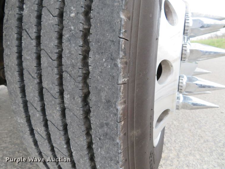 image for item HV9742 2004 Ford F350 Super Duty Lariat King Ranch  Crew Cab pickup truck