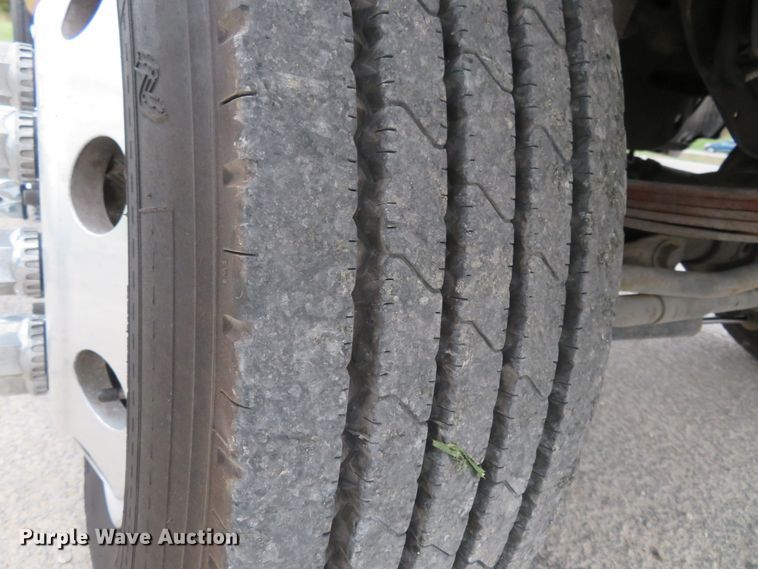 image for item HV9742 2004 Ford F350 Super Duty Lariat King Ranch  Crew Cab pickup truck