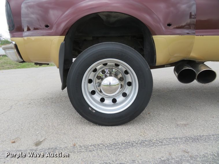 image for item HV9742 2004 Ford F350 Super Duty Lariat King Ranch  Crew Cab pickup truck