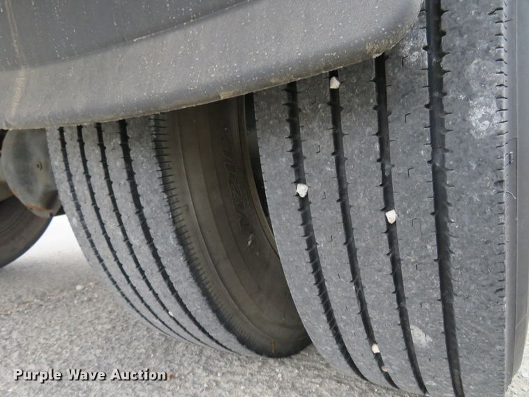 image for item HV9742 2004 Ford F350 Super Duty Lariat King Ranch  Crew Cab pickup truck