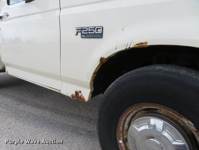 image for item HV9744 1995 Ford F250 XL  utility bed pickup truck