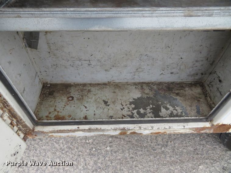 image for item HV9744 1995 Ford F250 XL  utility bed pickup truck