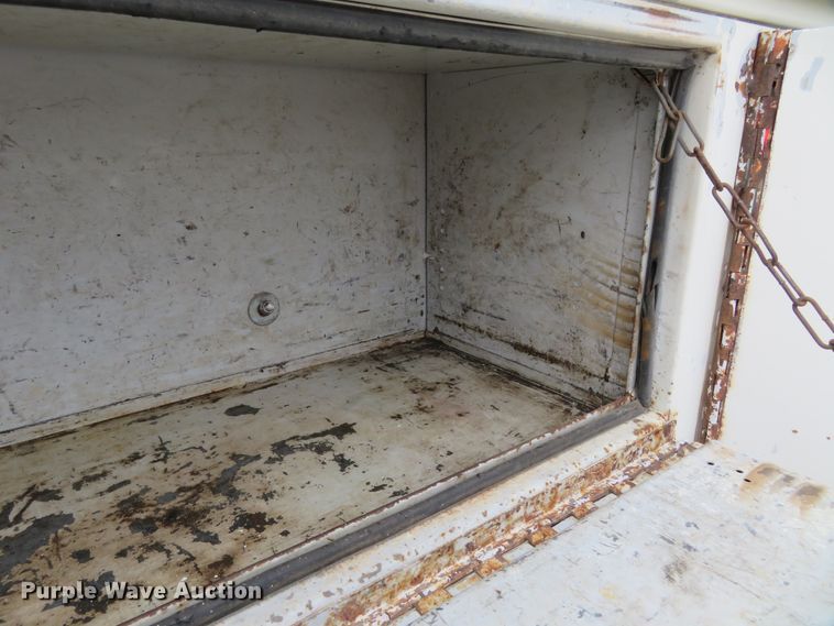 image for item HV9744 1995 Ford F250 XL  utility bed pickup truck