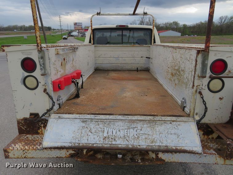 image for item HV9744 1995 Ford F250 XL  utility bed pickup truck