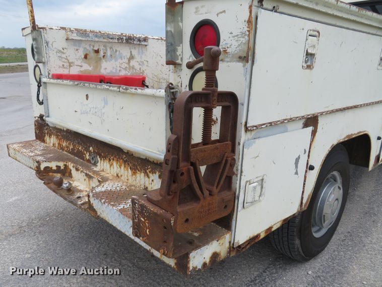 image for item HV9744 1995 Ford F250 XL  utility bed pickup truck