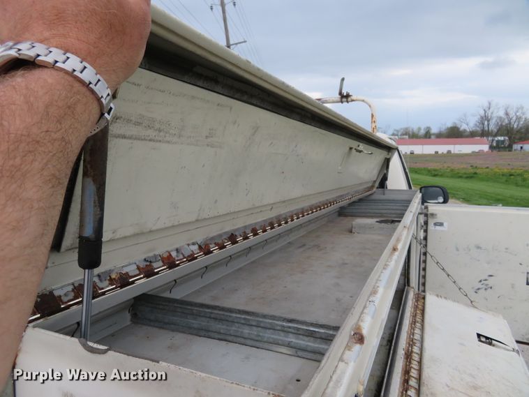 image for item HV9744 1995 Ford F250 XL  utility bed pickup truck