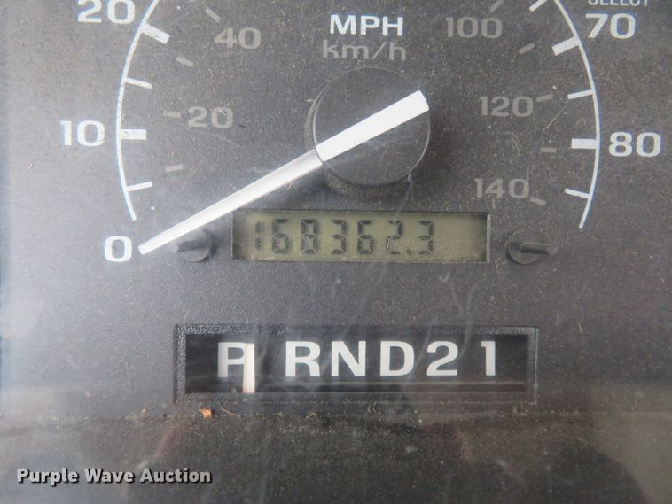 image for item HV9744 1995 Ford F250 XL  utility bed pickup truck