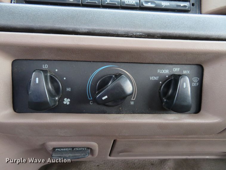 image for item HV9744 1995 Ford F250 XL  utility bed pickup truck