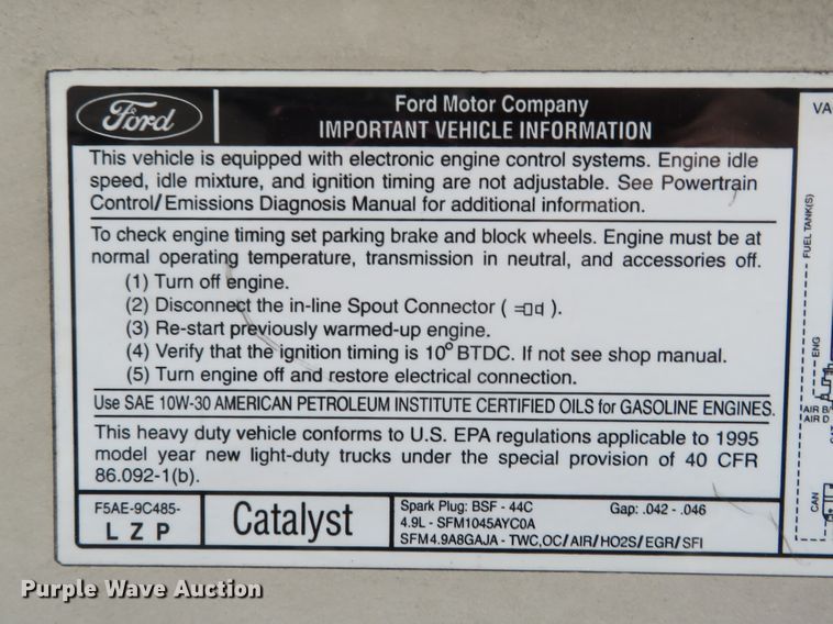 image for item HV9744 1995 Ford F250 XL  utility bed pickup truck