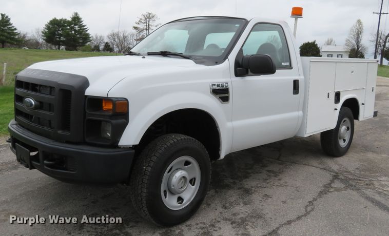 image for item HV9746 2008 Ford F250  Super Duty XL  utility bed pickup truck