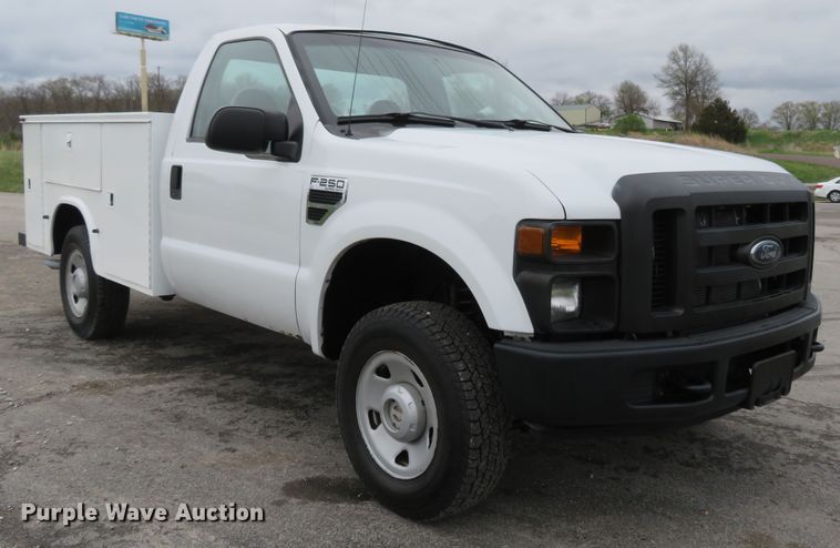 image for item HV9746 2008 Ford F250  Super Duty XL  utility bed pickup truck