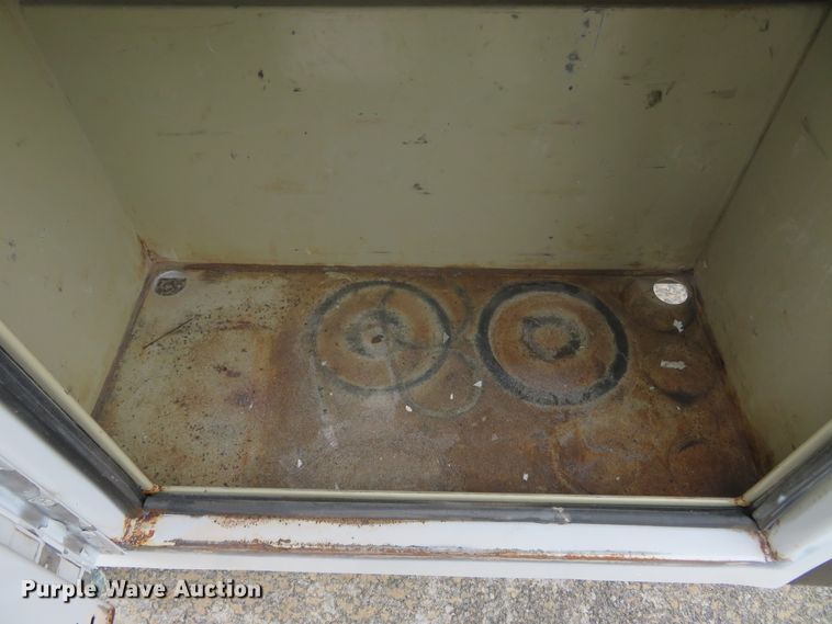 image for item HV9746 2008 Ford F250  Super Duty XL  utility bed pickup truck