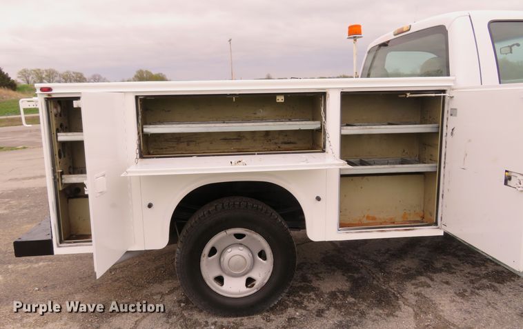 image for item HV9746 2008 Ford F250  Super Duty XL  utility bed pickup truck