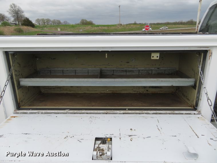 image for item HV9746 2008 Ford F250  Super Duty XL  utility bed pickup truck