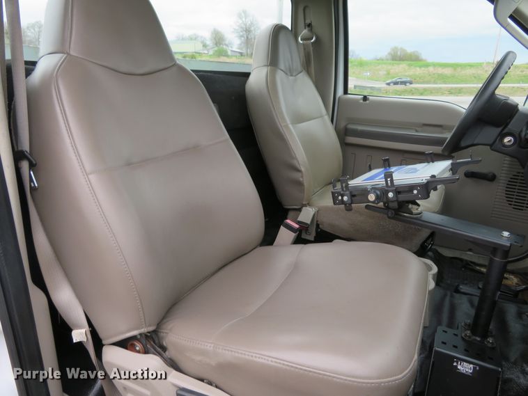 image for item HV9746 2008 Ford F250  Super Duty XL  utility bed pickup truck